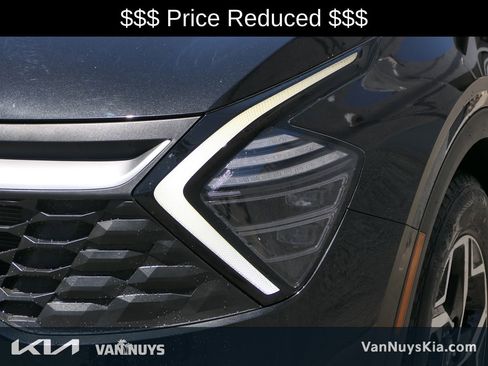 Used 2025 Kia Sportage LX FWD image 8