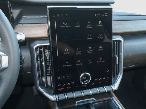 New 2027 GMC Acadia Denali Ultimate w/ LPO, Floor Liner Package AWD/4WD image 17