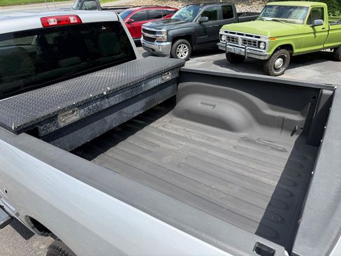 Used 2018 RAM 2500 Tradesman w/ Chrome Appearance Group AWD/4WD image 11