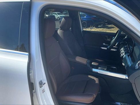Used 2023 Mercedes-Benz GLB 35 AMG 4MATIC image 10