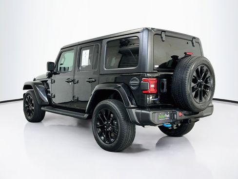 Used 2023 Jeep Wrangler Unlimited Sahara w/ Cold Weather Group AWD/4WD image 5