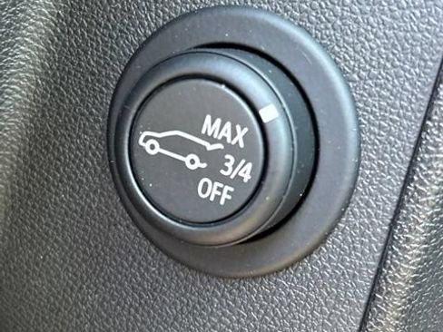 Used 2023 Chevrolet Equinox RS AWD/4WD image 19