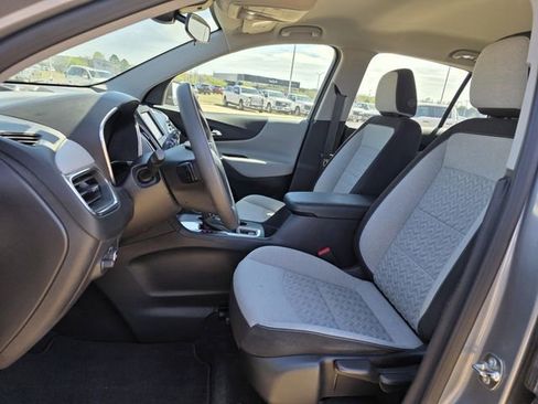 Used 2024 Chevrolet Equinox LS image 9