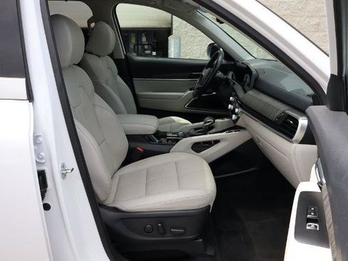 Used 2023 Kia Telluride EX w/ EX Captain's Chair Package AWD/4WD image 35