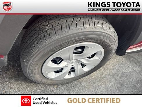 Used 2024 Toyota RAV4 LE AWD/4WD image 12