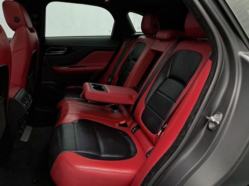 Used 2019 Jaguar F-PACE S image 32