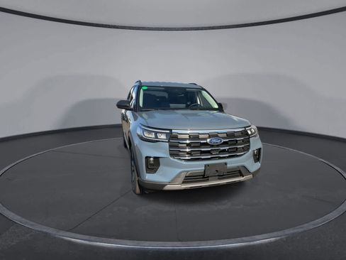 New 2026 Ford Explorer Active image 3
