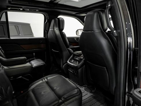 Used 2021 Lincoln Navigator Reserve image 34