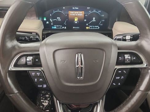 Used 2022 Lincoln Nautilus Reserve AWD/4WD image 11