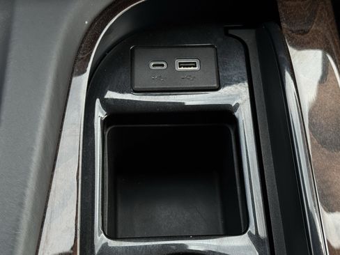 Used 2022 Cadillac Escalade ESV Premium Luxury Platinum w/ Heavy-Duty Trailer Package image 74