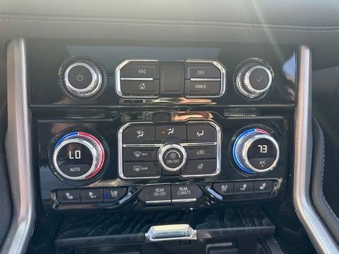 Used 2024 GMC Yukon Denali w/ Denali Reserve Package AWD/4WD image 13