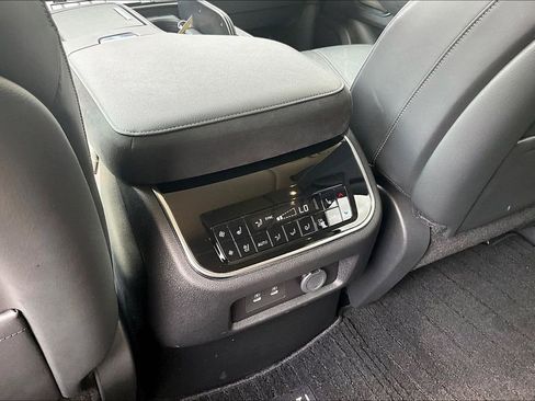 Certified 2025 INFINITI QX80 Sensory image 26