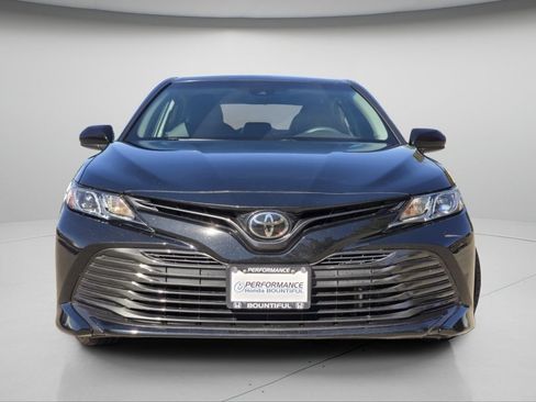 Used 2018 Toyota Camry LE FWD image 3