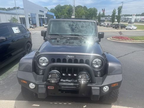 Used 2014 Jeep Wrangler Unlimited Sahara w/ Connectivity Group AWD/4WD image 2