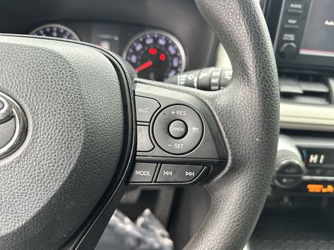 Used 2019 Toyota RAV4 XLE image 20
