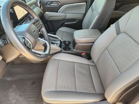 Used 2025 Chevrolet Colorado ZR2 w/ Technology Package AWD/4WD image 20