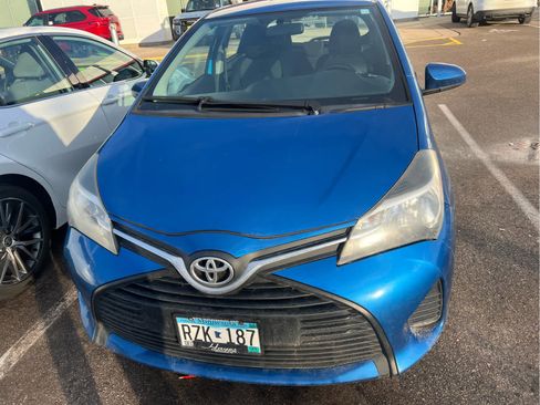 Used 2016 Toyota Yaris L image 2