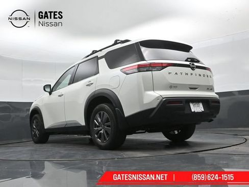 Used 2024 Nissan Pathfinder SV AWD/4WD image 40