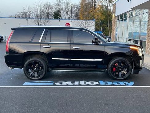 Used 2018 Cadillac Escalade Luxury image 17
