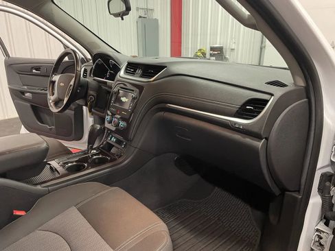 Used 2017 Chevrolet Traverse LT image 45