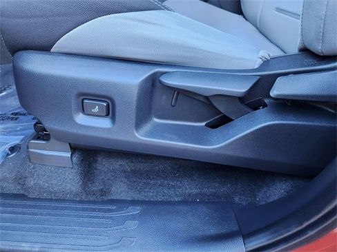 Used 2025 Toyota Tacoma TRD Off-Road image 17