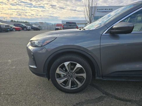 Used 2024 Ford Escape Platinum image 6