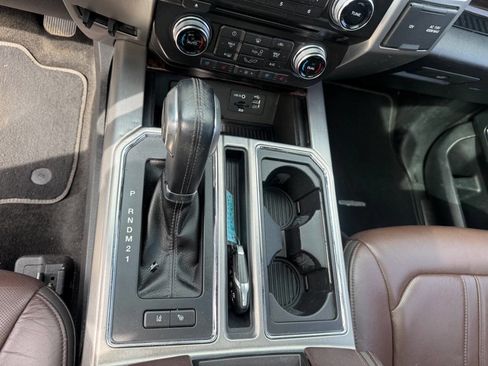 Used 2015 Ford F150 Platinum w/ Equipment Group 701A Luxury AWD/4WD image 23