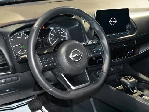 Certified 2023 Nissan Rogue SV w/ SV Premium Package FWD image 2