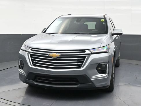 Used 2023 Chevrolet Traverse Premier FWD image 8