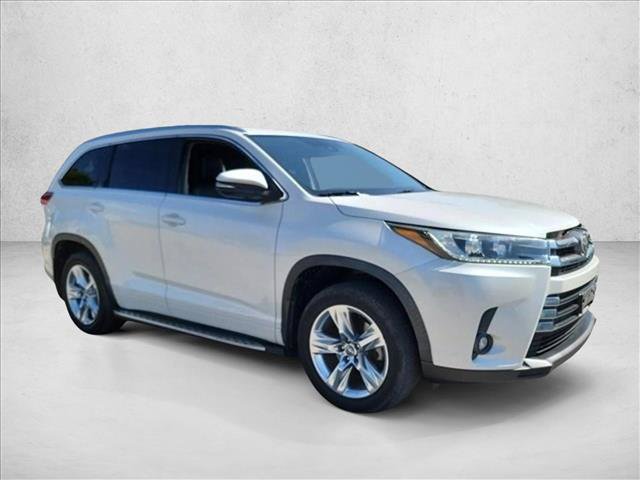 Used 2019 Toyota Highlander Limited FWD image 3