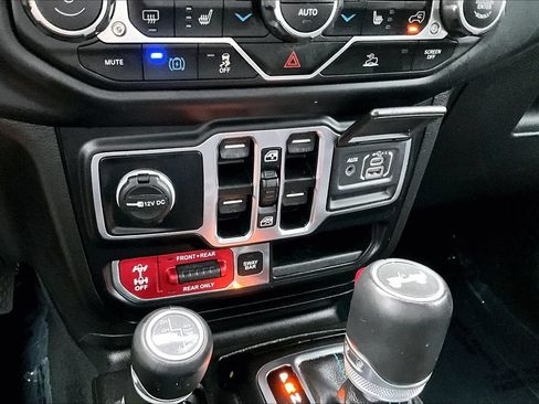 Used 2022 Jeep Wrangler Unlimited Rubicon 4xe w/ Cold Weather Group AWD/4WD image 29