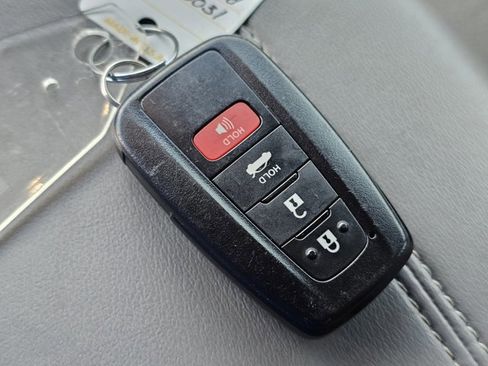 Used 2021 Toyota Avalon Limited w/ Advanced Safety Package FWD image 32