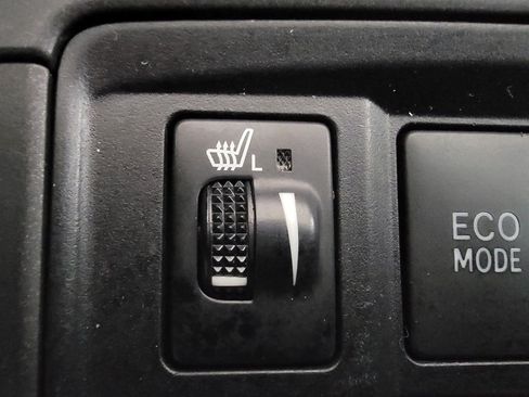 Used 2015 Toyota Camry XLE w/ Moonroof Package FWD image 26