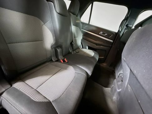 Used 2018 Ford Explorer XLT AWD/4WD image 28