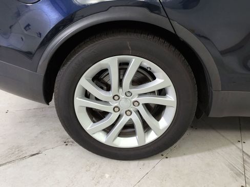 Used 2020 Land Rover Discovery HSE image 12