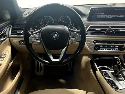 Used 2019 BMW 750i xDrive w/ Executive Package image 7