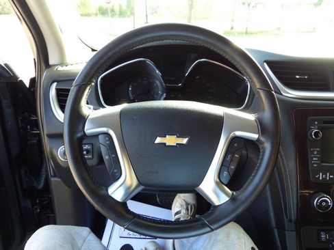 Used 2016 Chevrolet Traverse LT FWD image 24