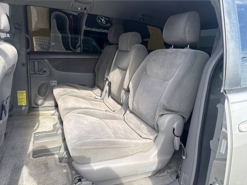 Used 2004 Toyota Sienna LE FWD image 16