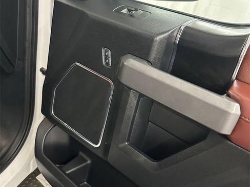 Used 2018 Ford F150 Platinum w/ Equipment Group 701A Luxury image 39