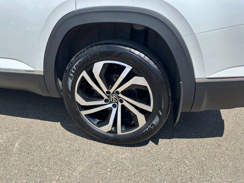 Certified 2023 Volkswagen Atlas SEL AWD/4WD image 9