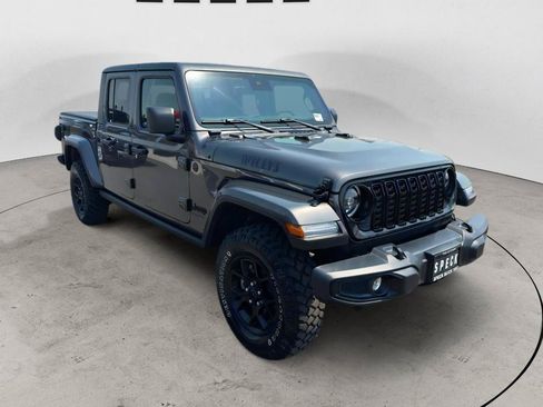 Used 2025 Jeep Gladiator Sport AWD/4WD image 7