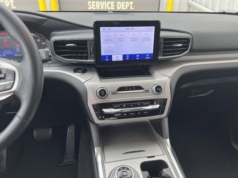 Used 2023 Ford Explorer XLT w/ Equipment Group 202A image 30