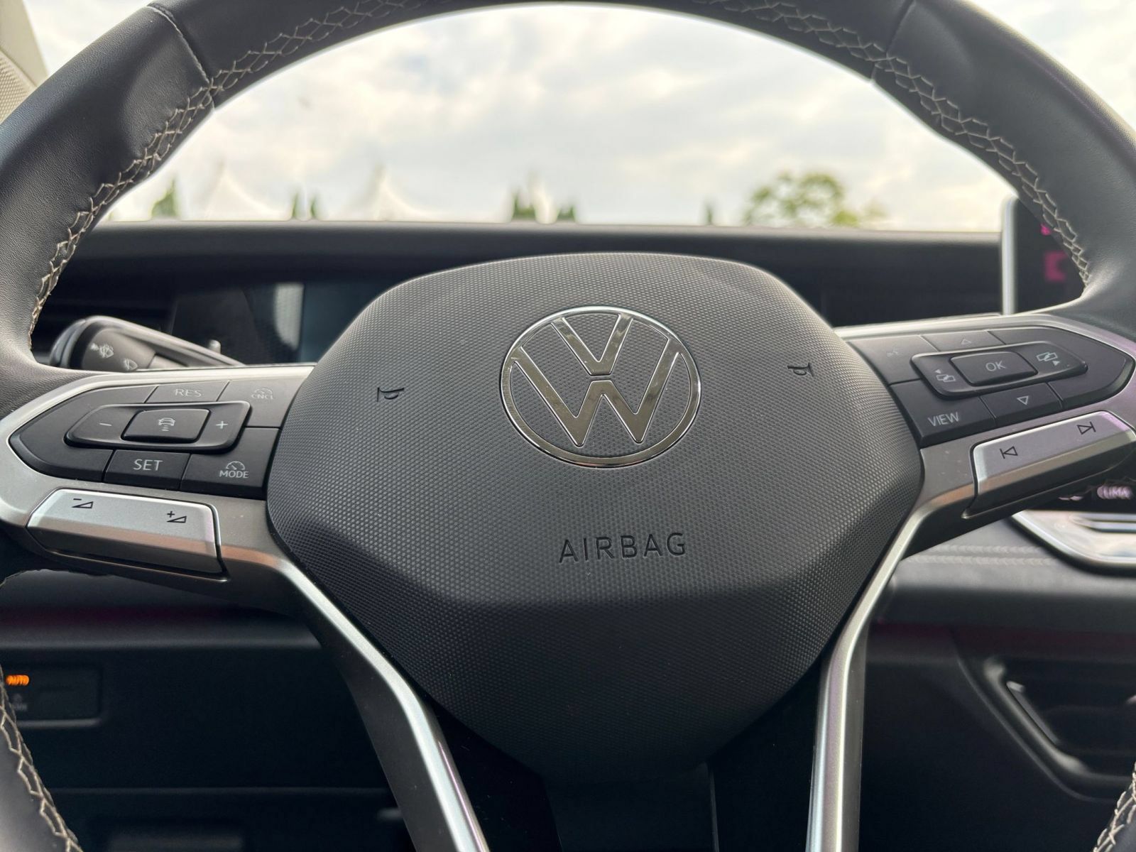 Used 2026 Volkswagen Tiguan SE AWD/4WD image 29