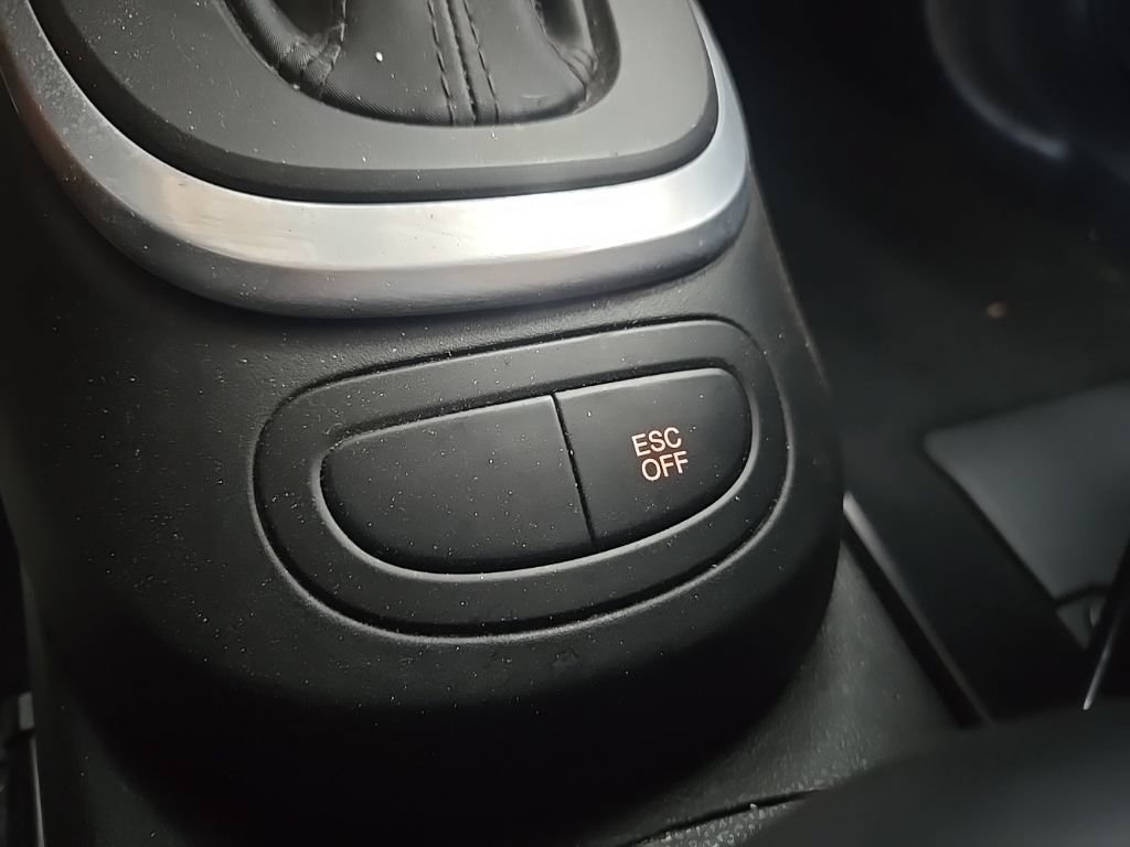 Used 2015 FIAT 500L Trekking FWD image 25