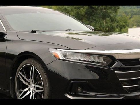Used 2021 Honda Accord Touring image 4