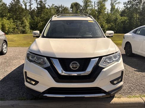 Used 2018 Nissan Rogue SL w/ Premium Package image 3