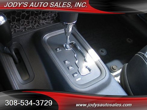 Used 2015 Jeep Wrangler Unlimited Sahara w/ Connectivity Group AWD/4WD image 20