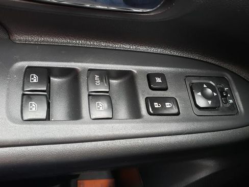 Used 2018 Mitsubishi Outlander ES AWD/4WD image 25