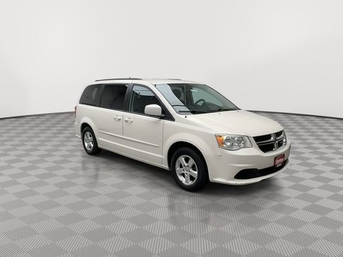 Used 2012 Dodge Grand Caravan SXT image 32