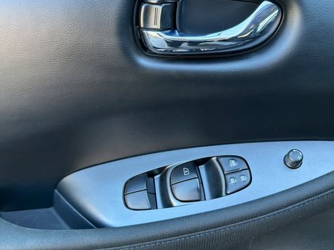 Used 2022 Nissan Leaf S image 14